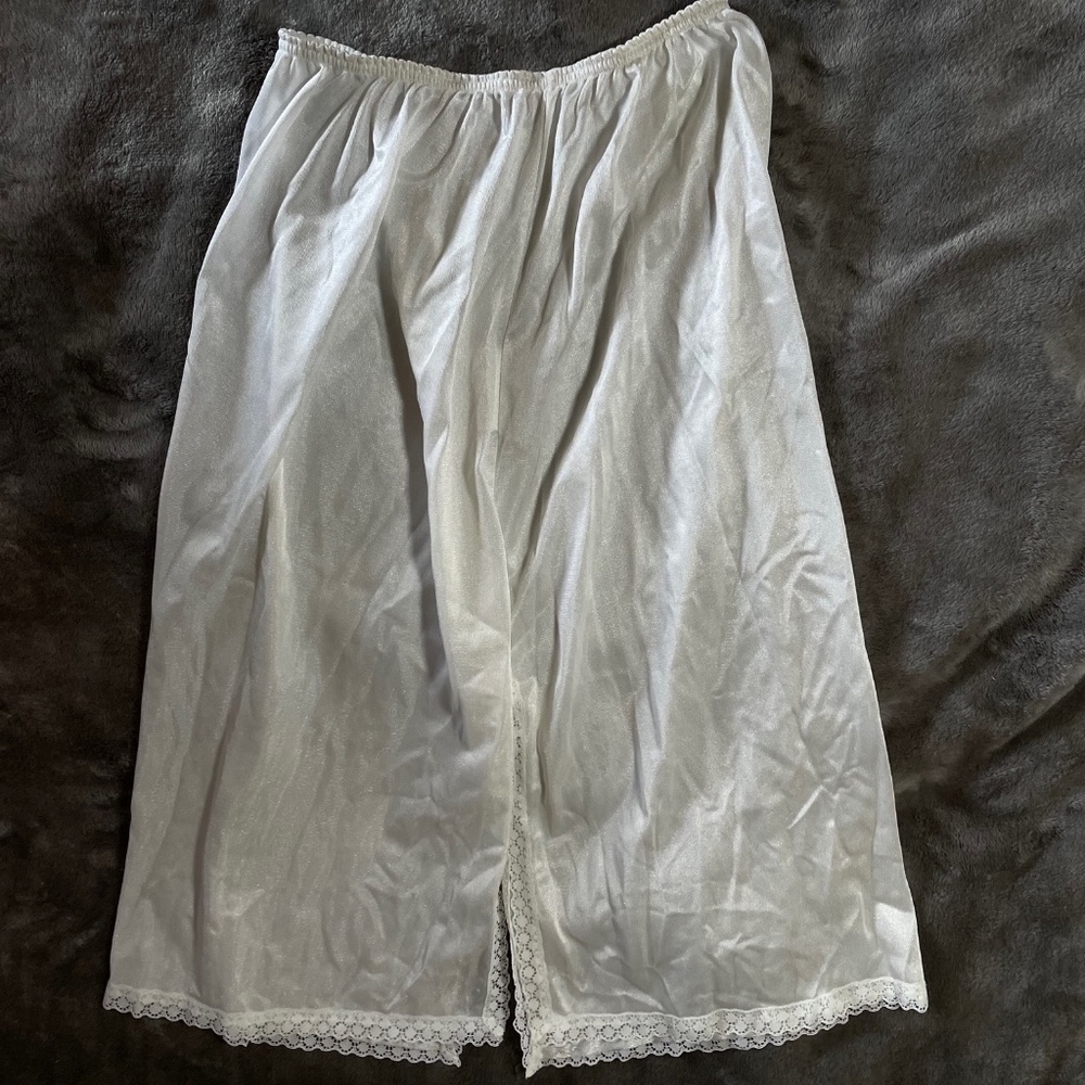 Vintage Debonaire Satin Half slip with double slits. Made in Canada. Size L